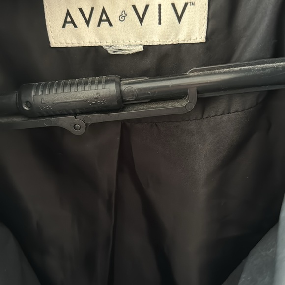 Warm jacket with zip, studs and belt - Picture 3 of 6